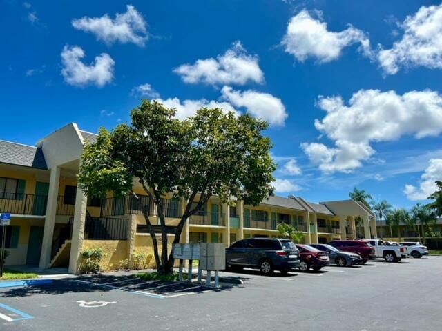 1830 W Meadows Circle #1830, Boynton Beach, FL 33436 photo 2