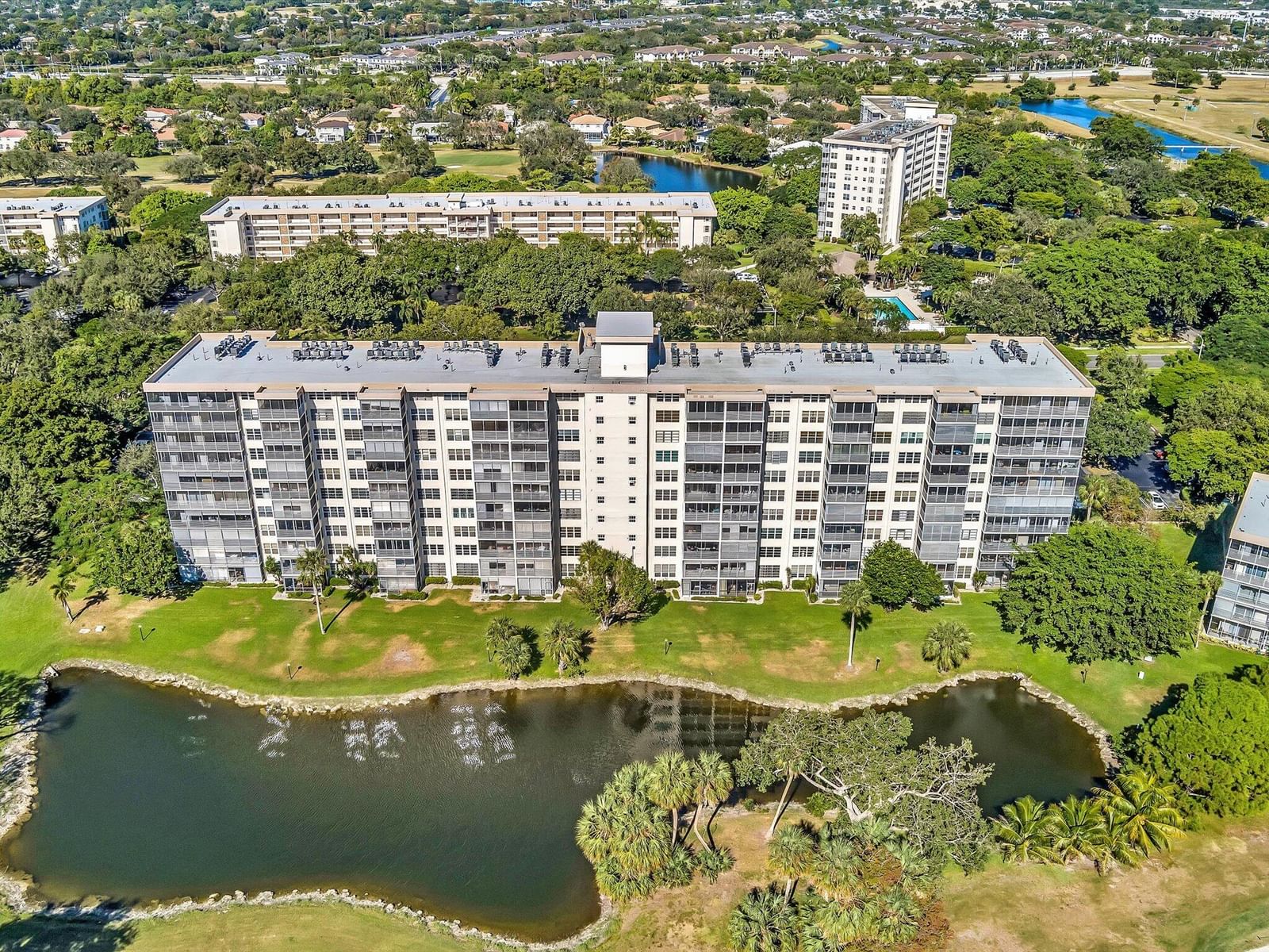 3510 Oaks Way #409, Pompano Beach, FL 33069 photo 2