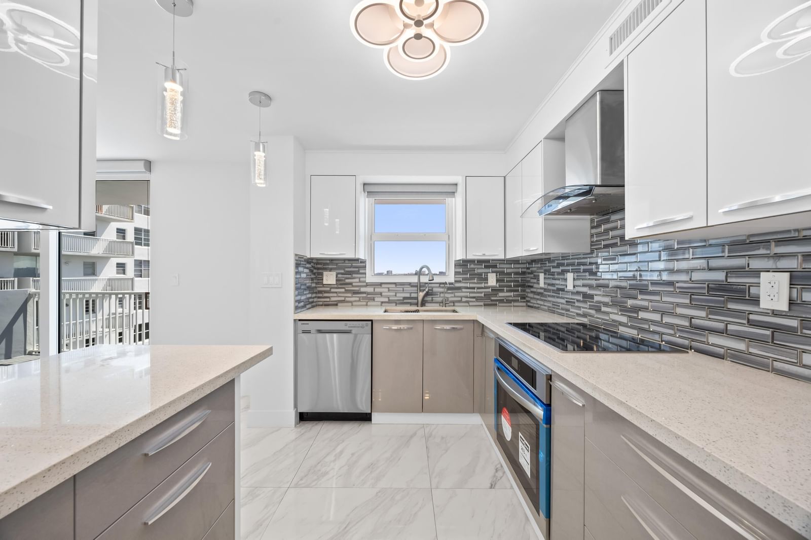 137 Golden Isles Drive #914, Hallandale Beach, FL 33009 photo 2