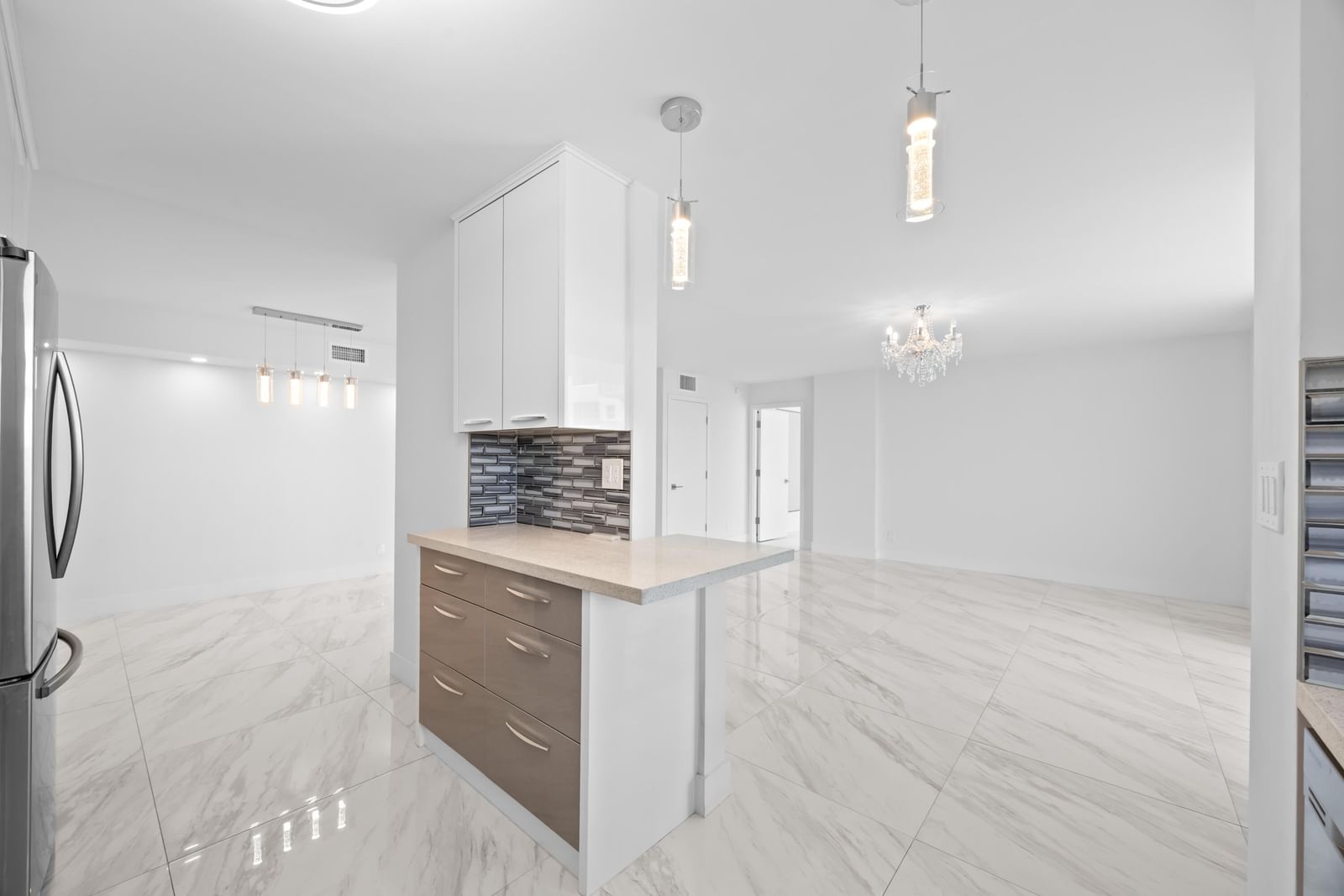 137 Golden Isles Drive #914, Hallandale Beach, FL 33009 photo 5