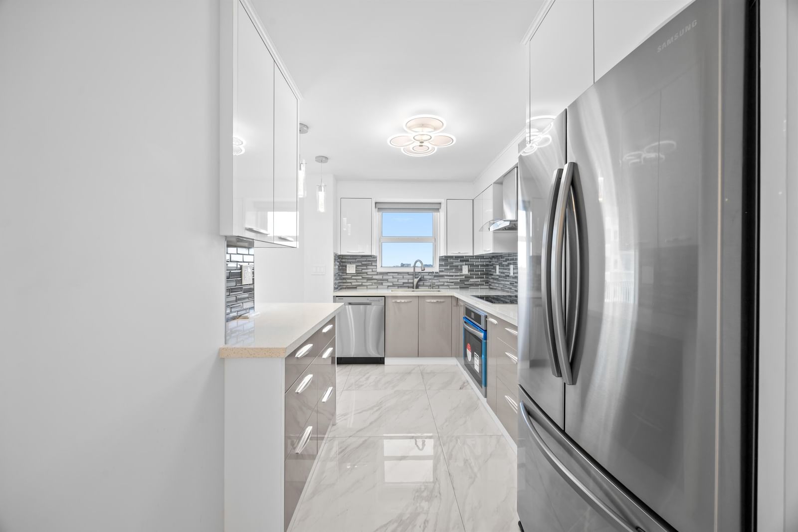 137 Golden Isles Drive #914, Hallandale Beach, FL 33009 photo 4