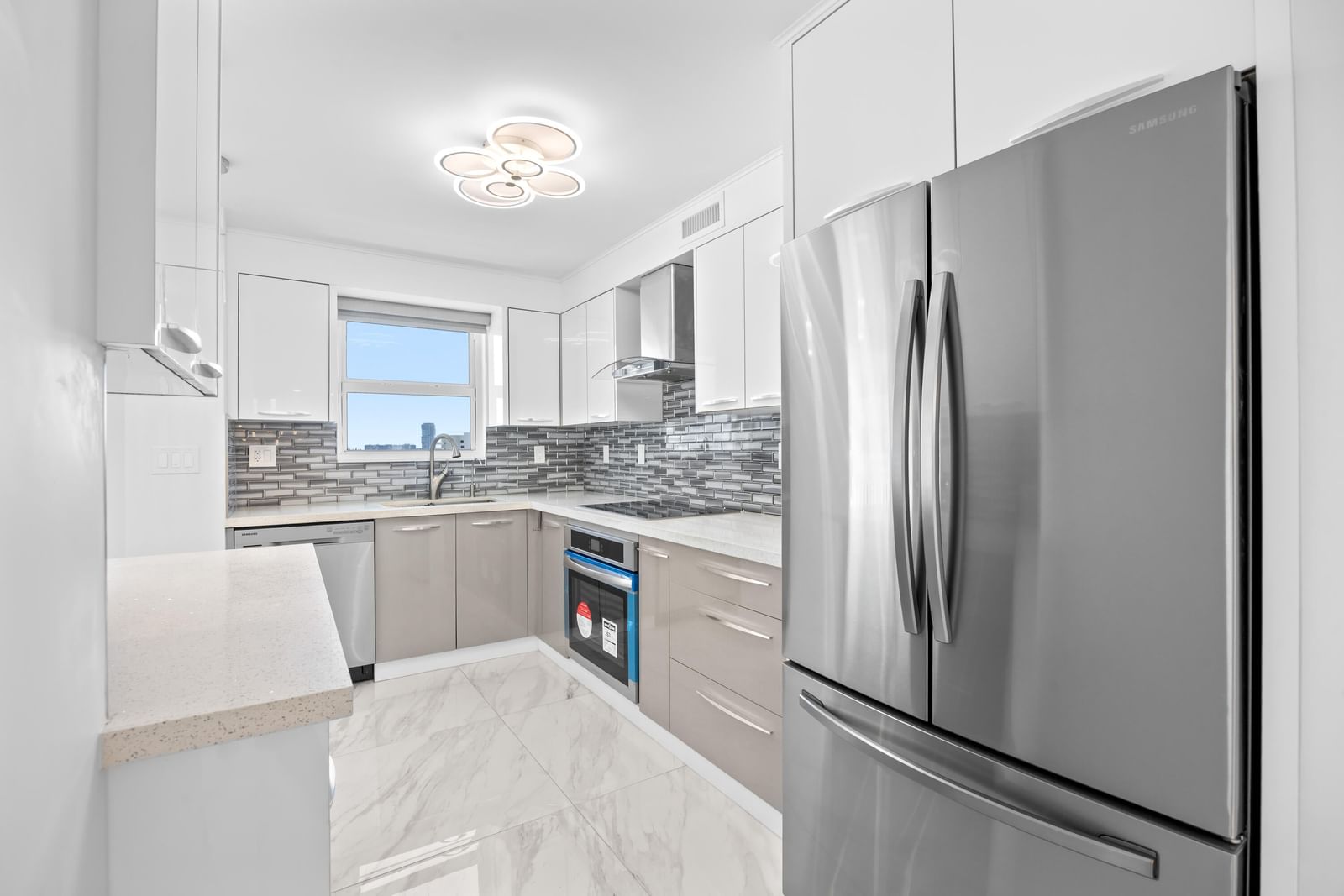 137 Golden Isles Drive #914, Hallandale Beach, FL 33009 photo 3