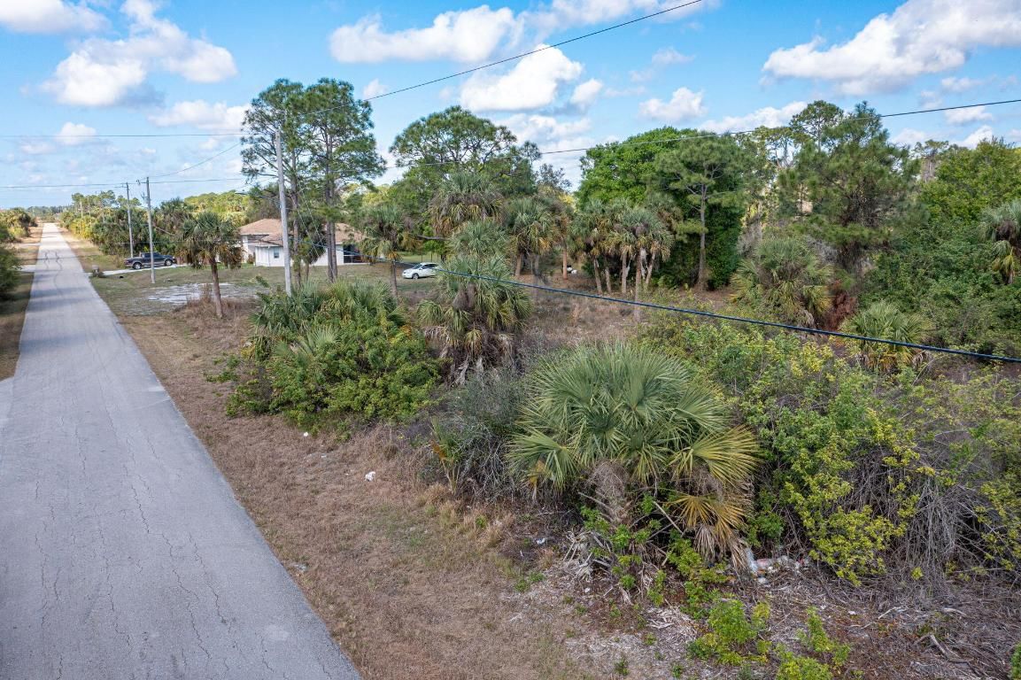773 Cadis Street E, Lehigh Acres, FL 33974 photo 5