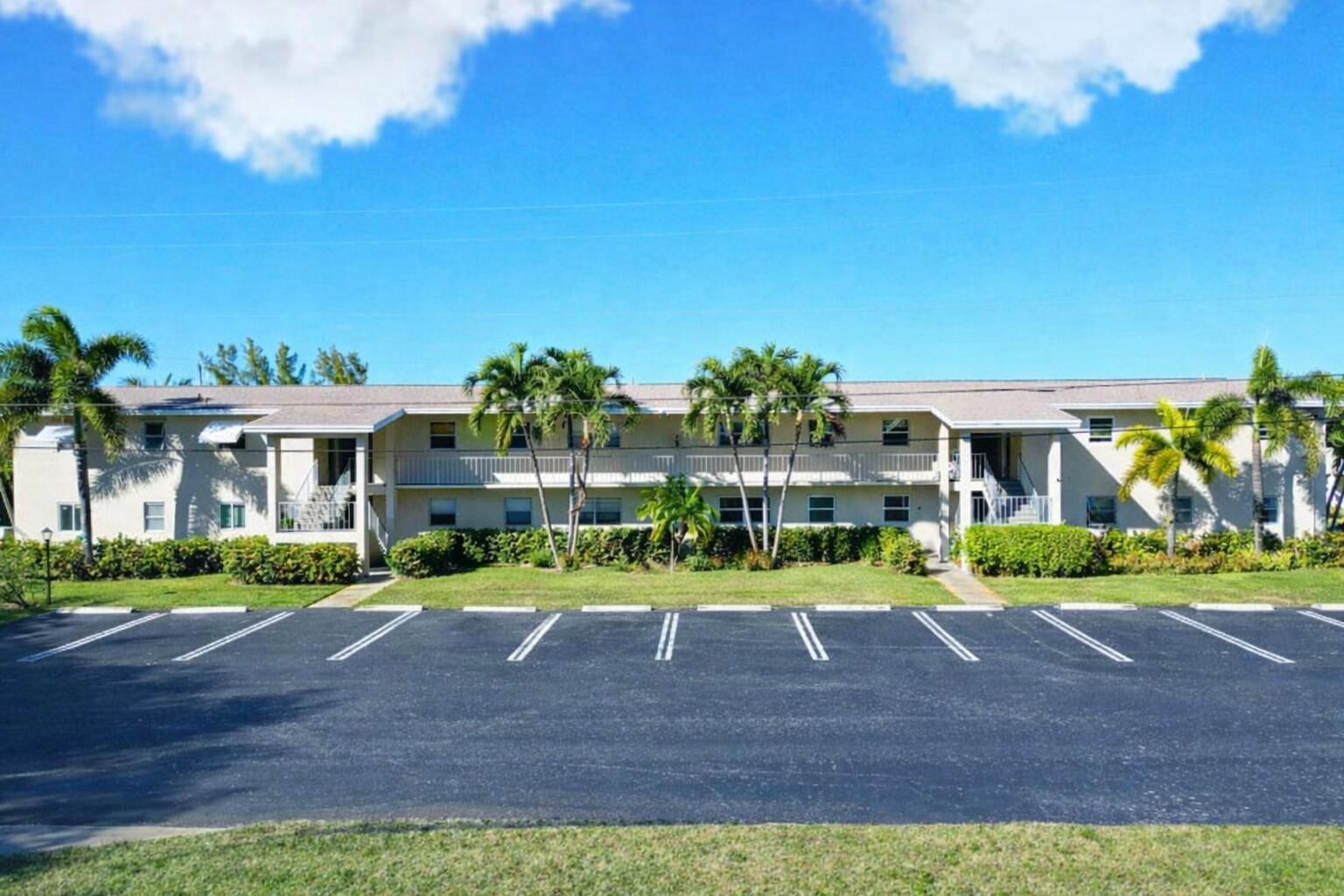 301 Circle Drive S #103, Boynton Beach, FL 33435 photo 2