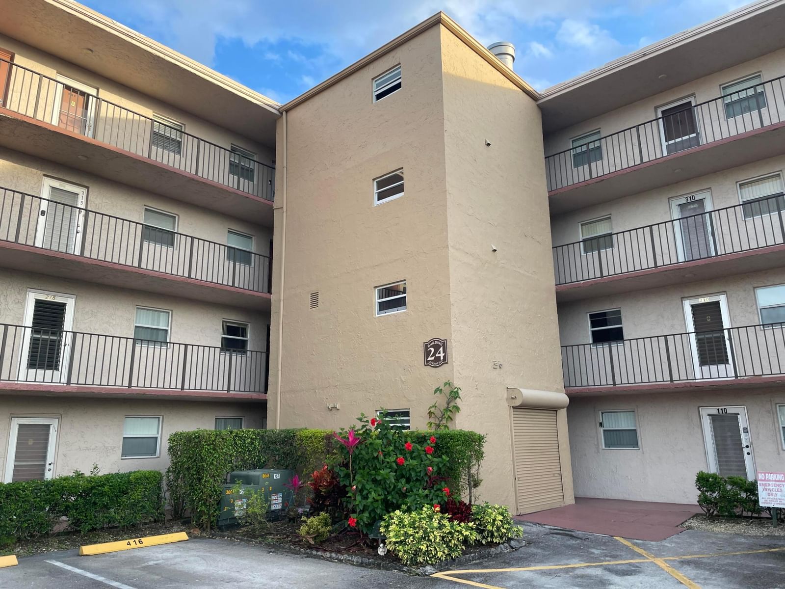 225 Bonnie Boulevard #211, Palm Springs, FL 33461 photo 2