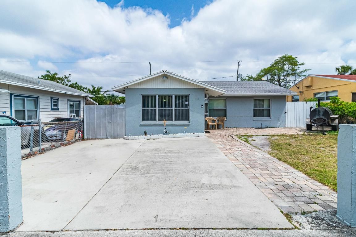 513 El Vedado, West Palm Beach, FL 33405 photo 2