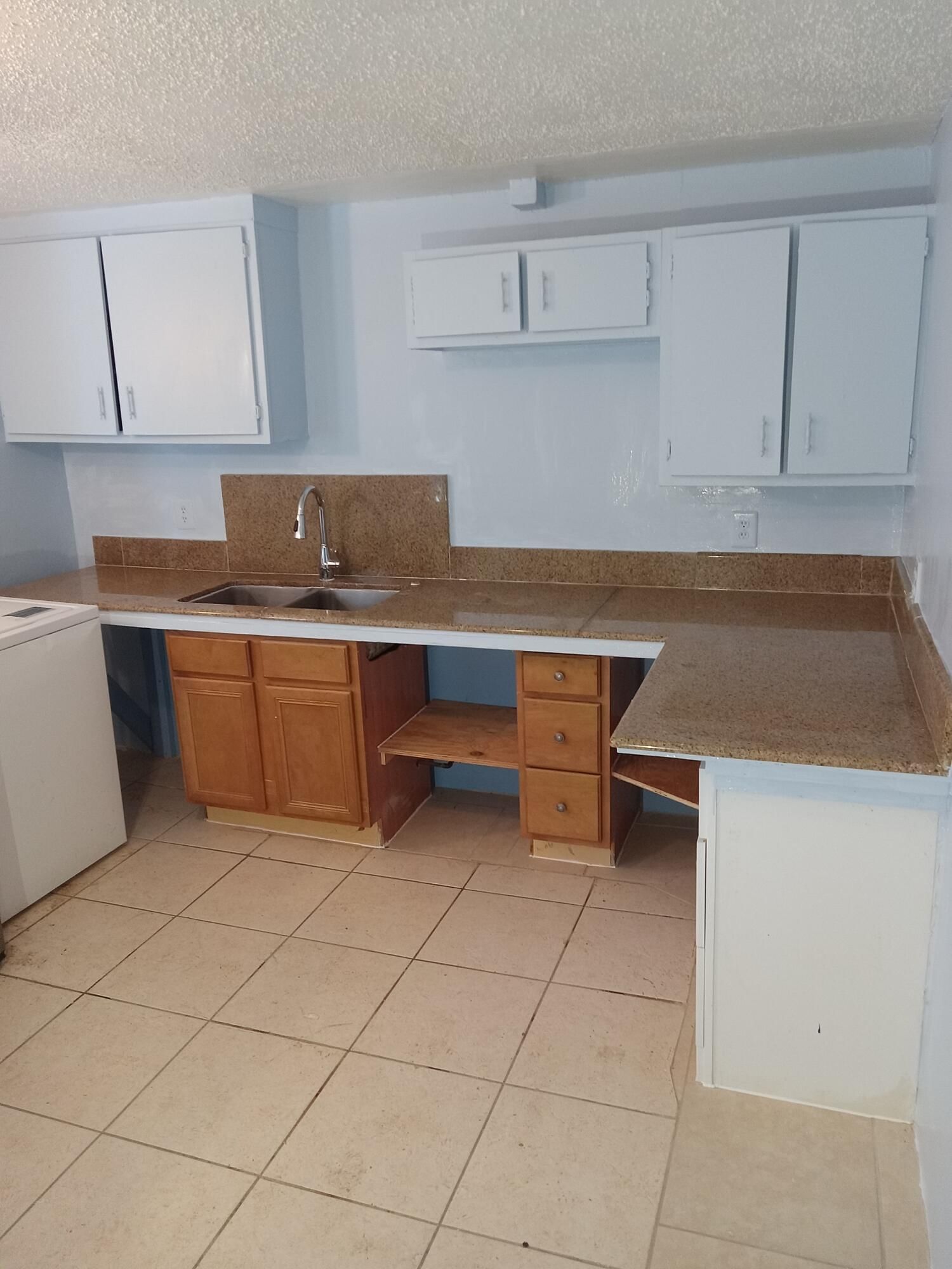 704 S 17th Street, Fort Pierce, FL 34950 photo 2
