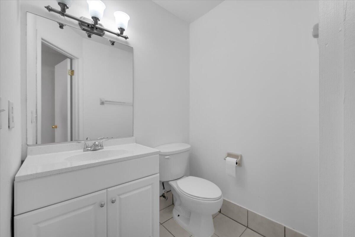 4718 NW 82nd Avenue #1706, Lauderhill, FL 33351 photo 2