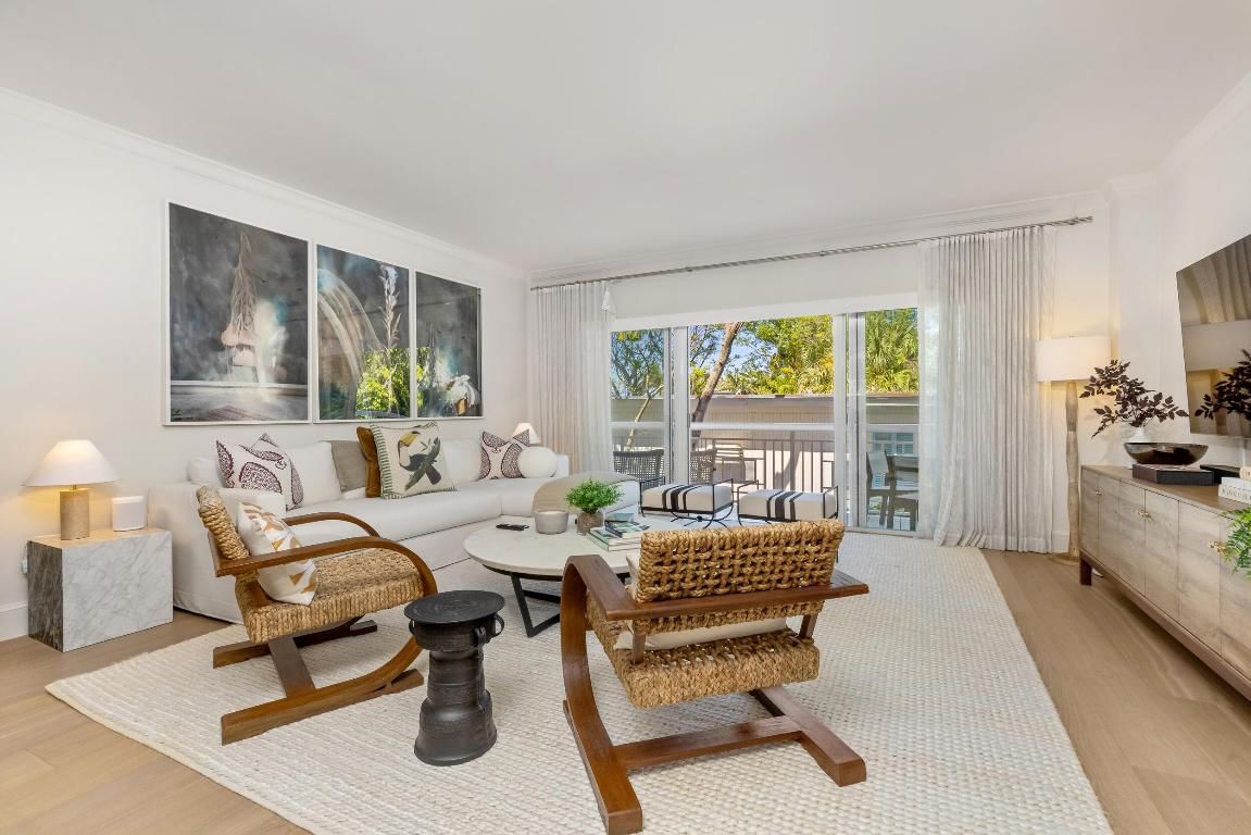 250 Bradley Place #307, Palm Beach, FL 33480 photo 2