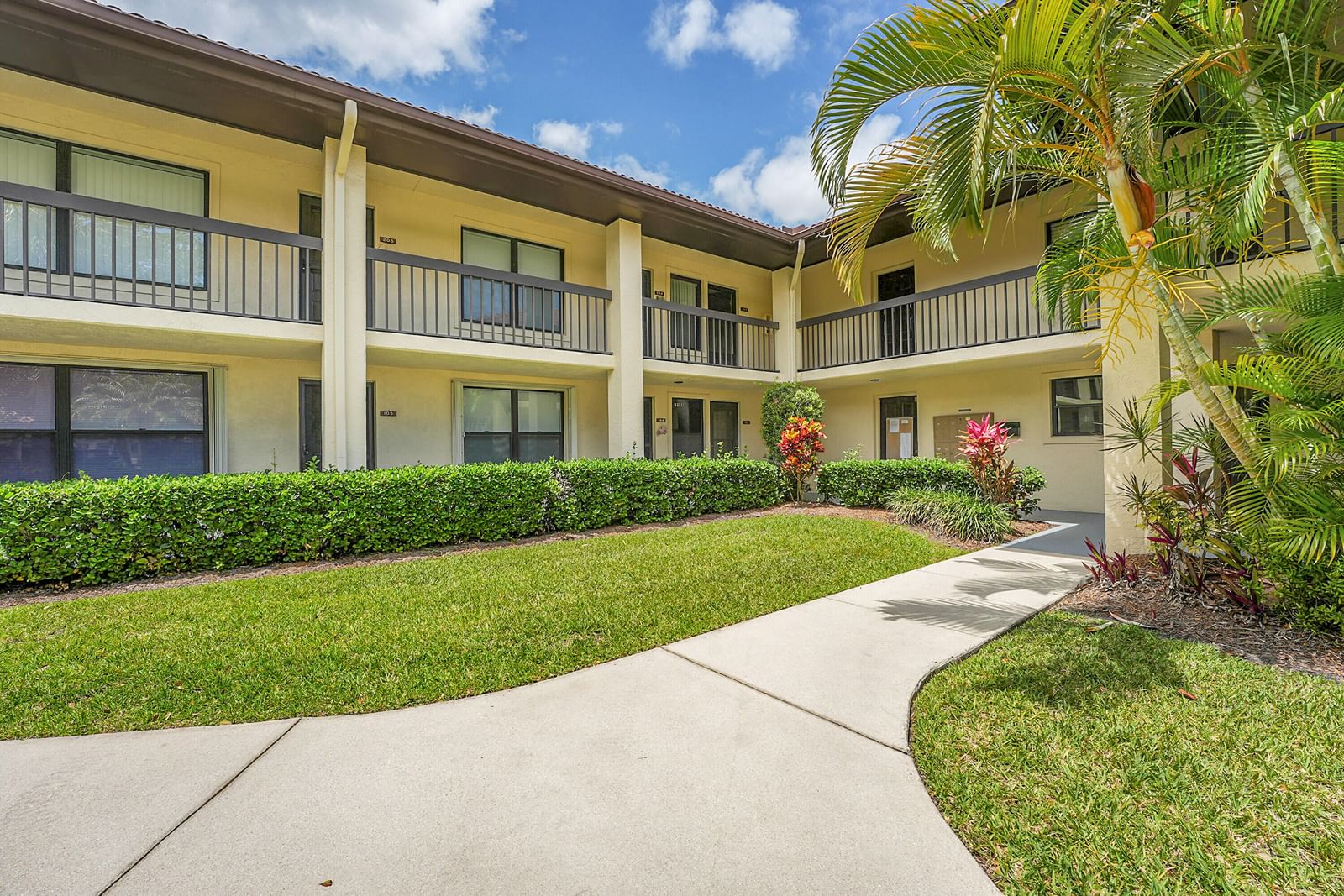 361 SW South River Drive #103, Stuart, FL 34997 photo 5