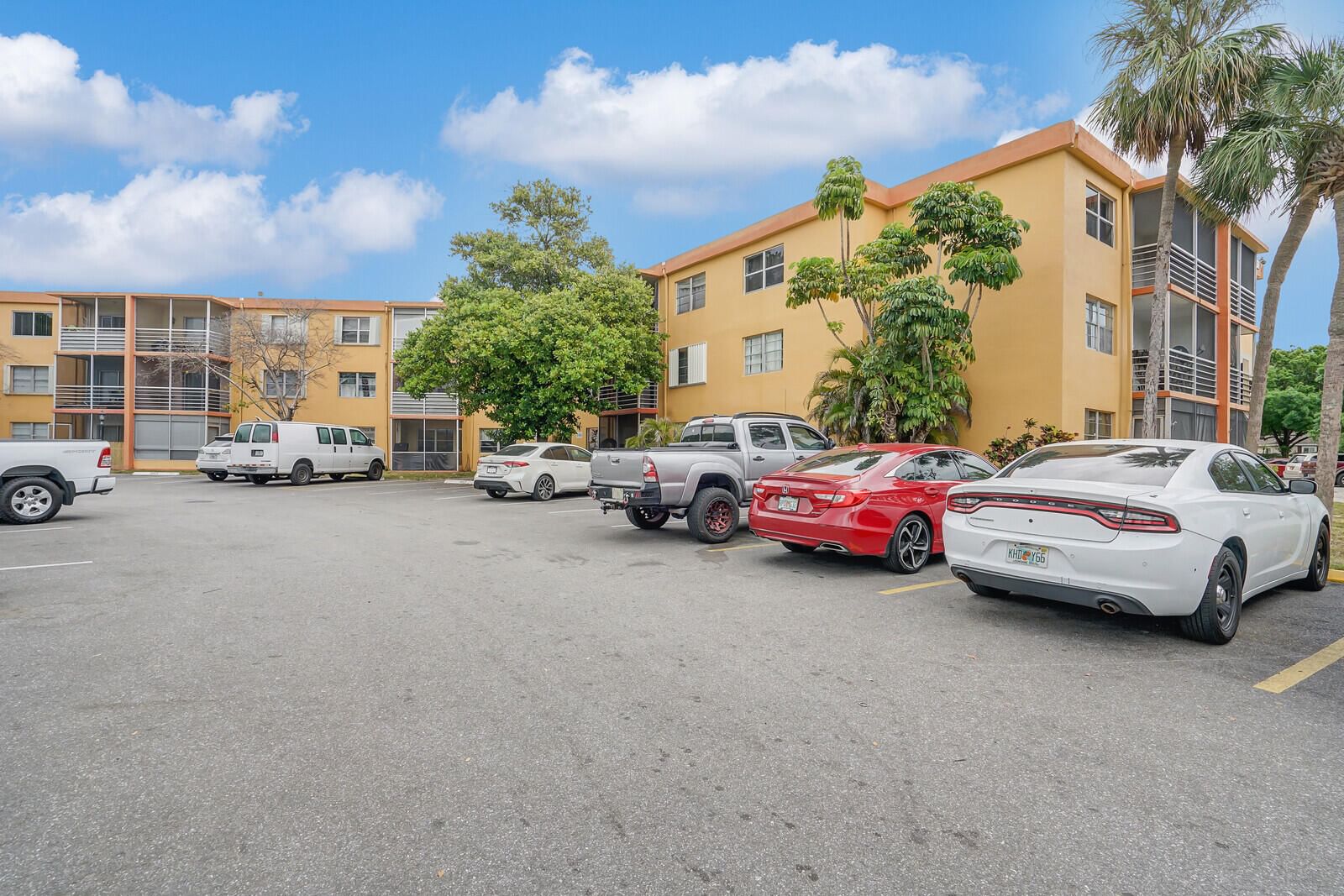 4364 NW 9th Avenue #16-3d, Deerfield Beach, FL 33064 photo 2