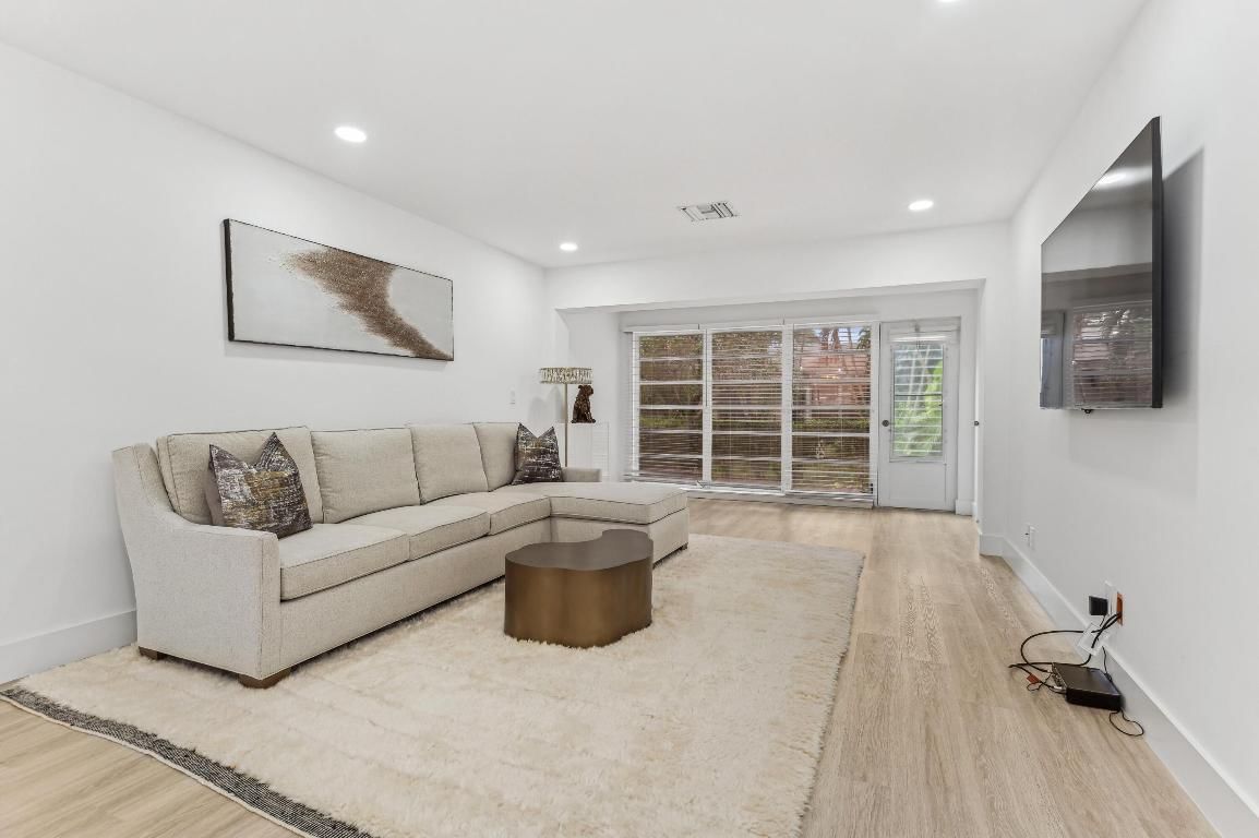 13725 Flora Place #D, Delray Beach, FL 33484 photo 3