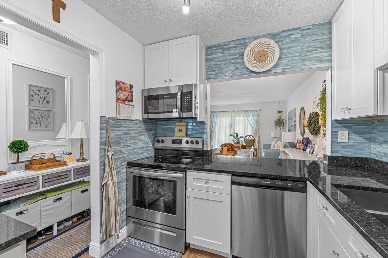 2855 S Garden Drive #211, Lake Worth, FL 33461 photo 4