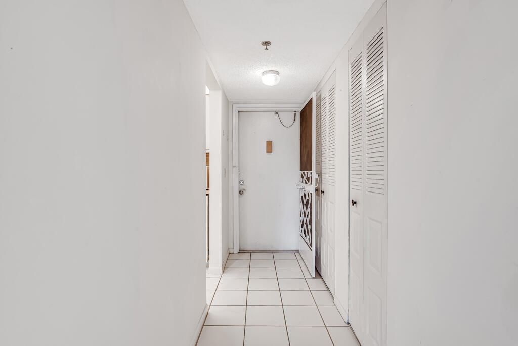 4640 Lucerne Lakes Boulevard #206, Lake Worth, FL 33467 photo 3