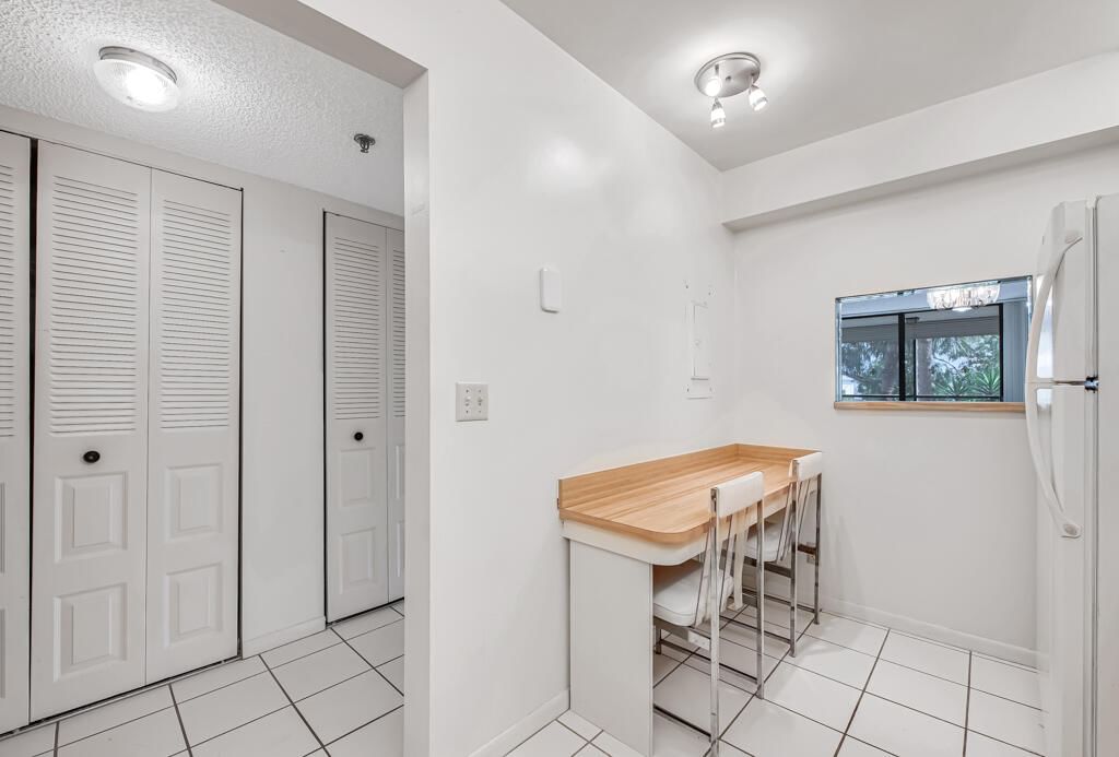 4640 Lucerne Lakes Boulevard #206, Lake Worth, FL 33467 photo 5