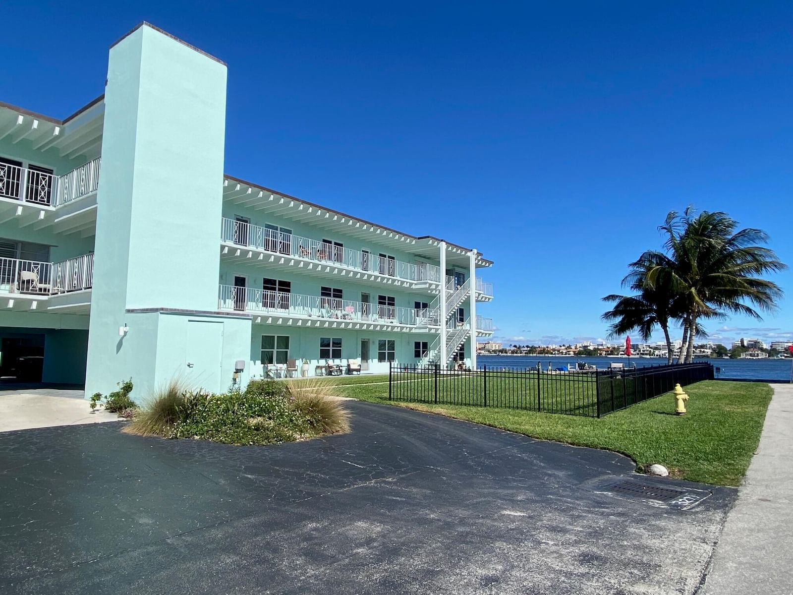 219 Lakeview 102 Avenue #102, Lantana, FL 33462 photo 2