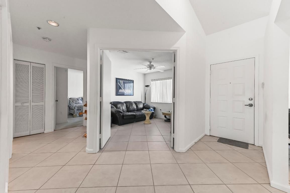 5952 Regal Glen Drive #207, Boynton Beach, FL 33437 photo 5