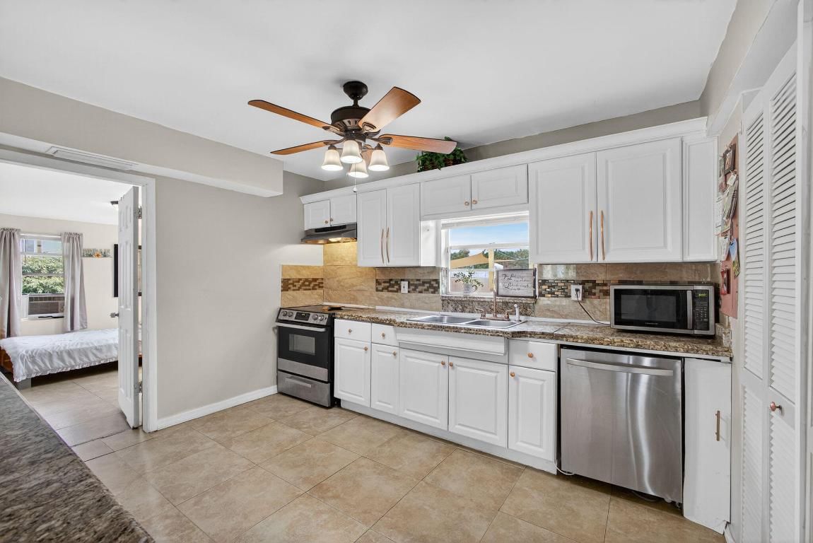 1136 W 7th Street, Riviera Beach, FL 33404 photo 3