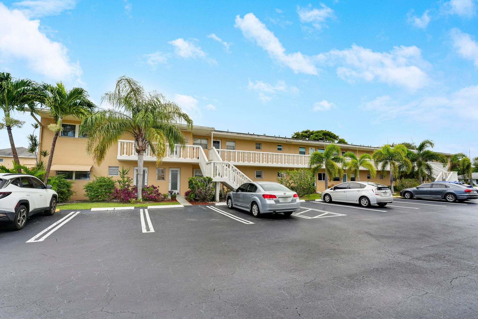 2132 NE 1st Way #201, Boynton Beach, FL 33435 photo 2