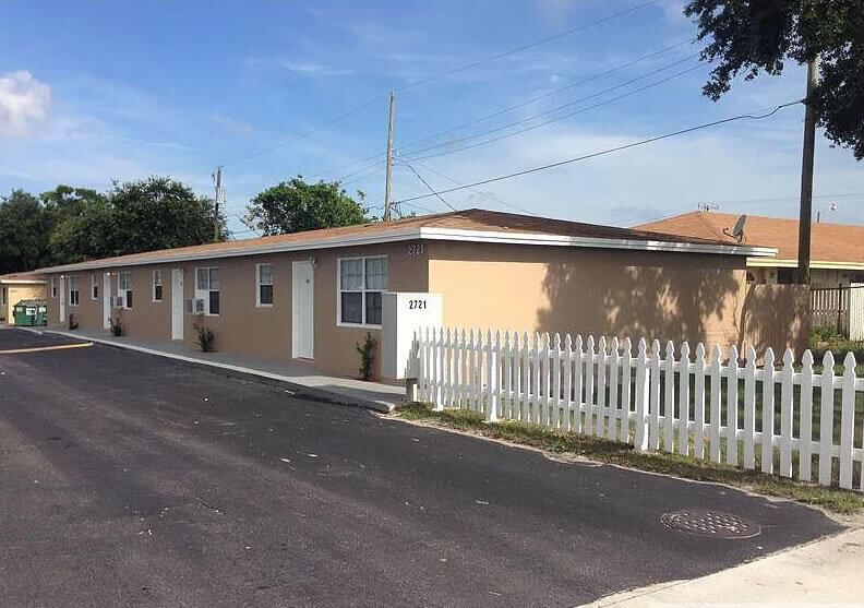 2721 Avenue Avenue S #A1, Riviera Beach, FL 33404 photo 2