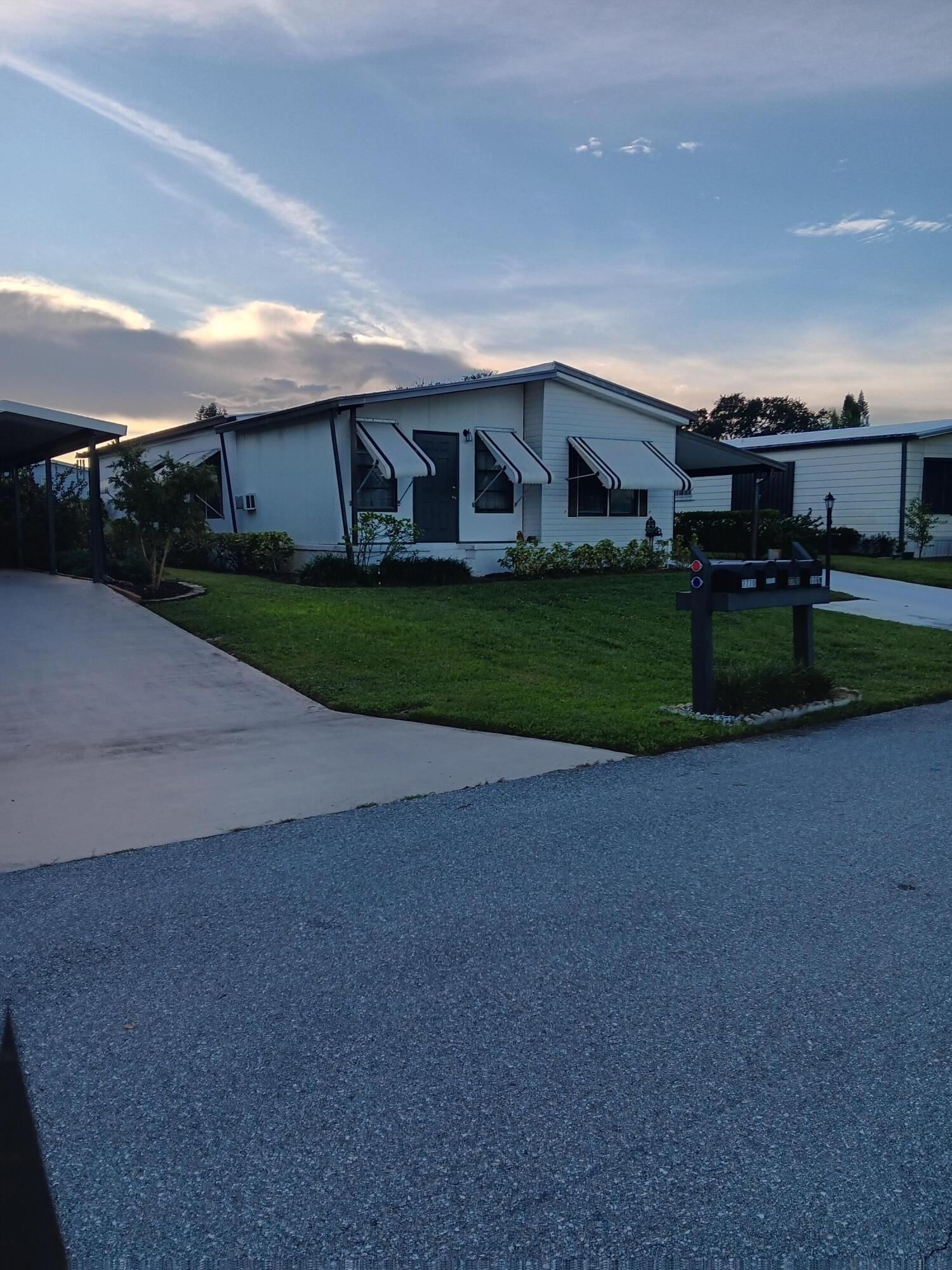 7781 SE Shenandoah Drive, Hobe Sound, FL 33455 photo 2