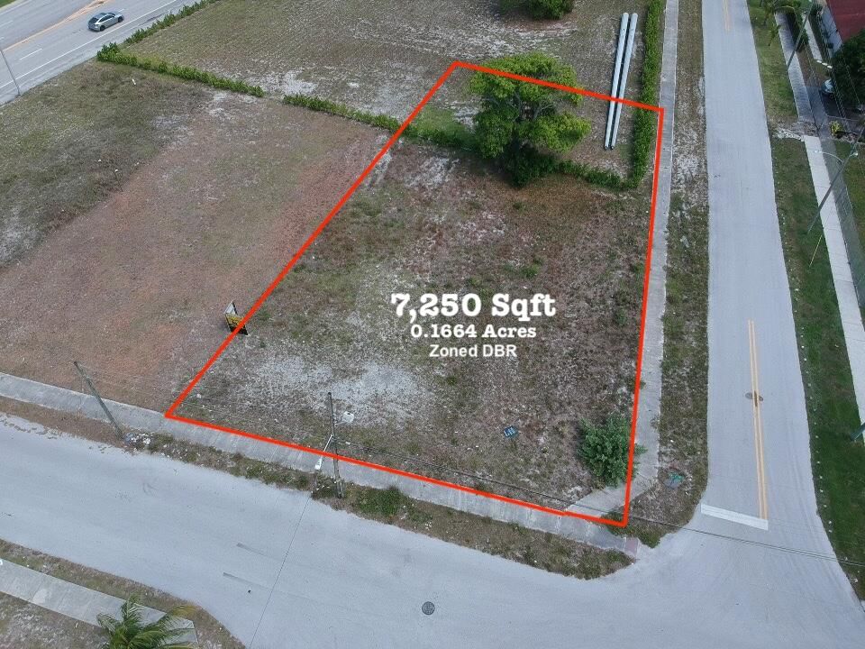 84 SW 1 Court, Deerfield Beach, FL 33441 photo 2