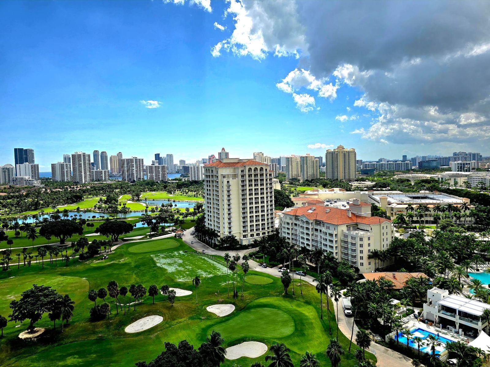 20335 W Country Club Drive #2208, Aventura, FL 33180