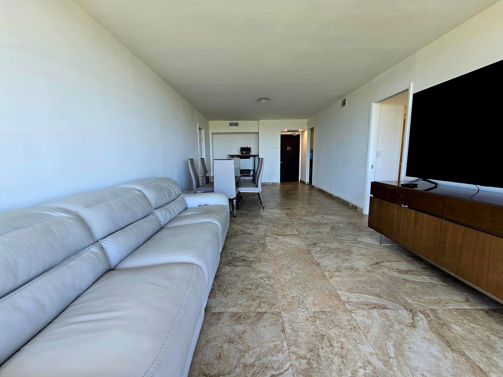 20335 W Country Club Drive #2208, Aventura, FL 33180 photo 2