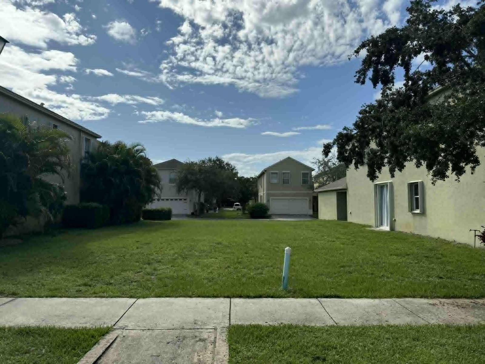 2527 SE Ruskin Drive, Port St Lucie, FL 34952 photo 2