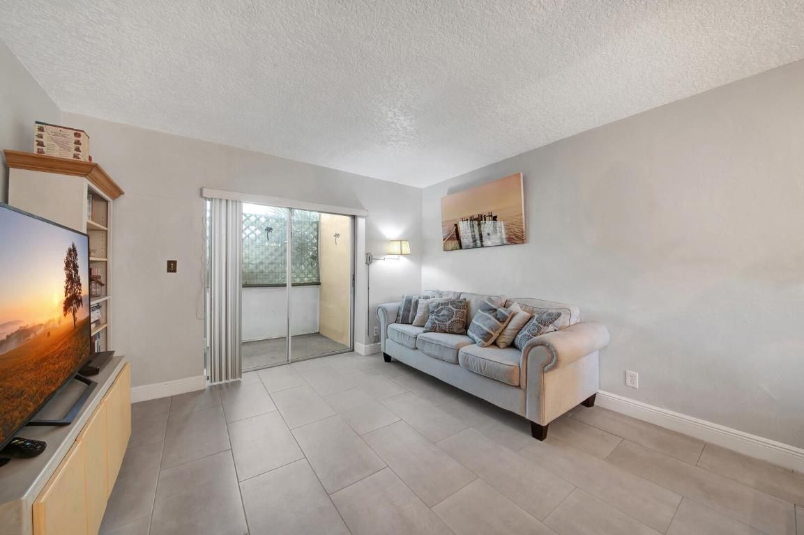 2812 S Garden Drive #109, Lake Worth, FL 33461 photo 3