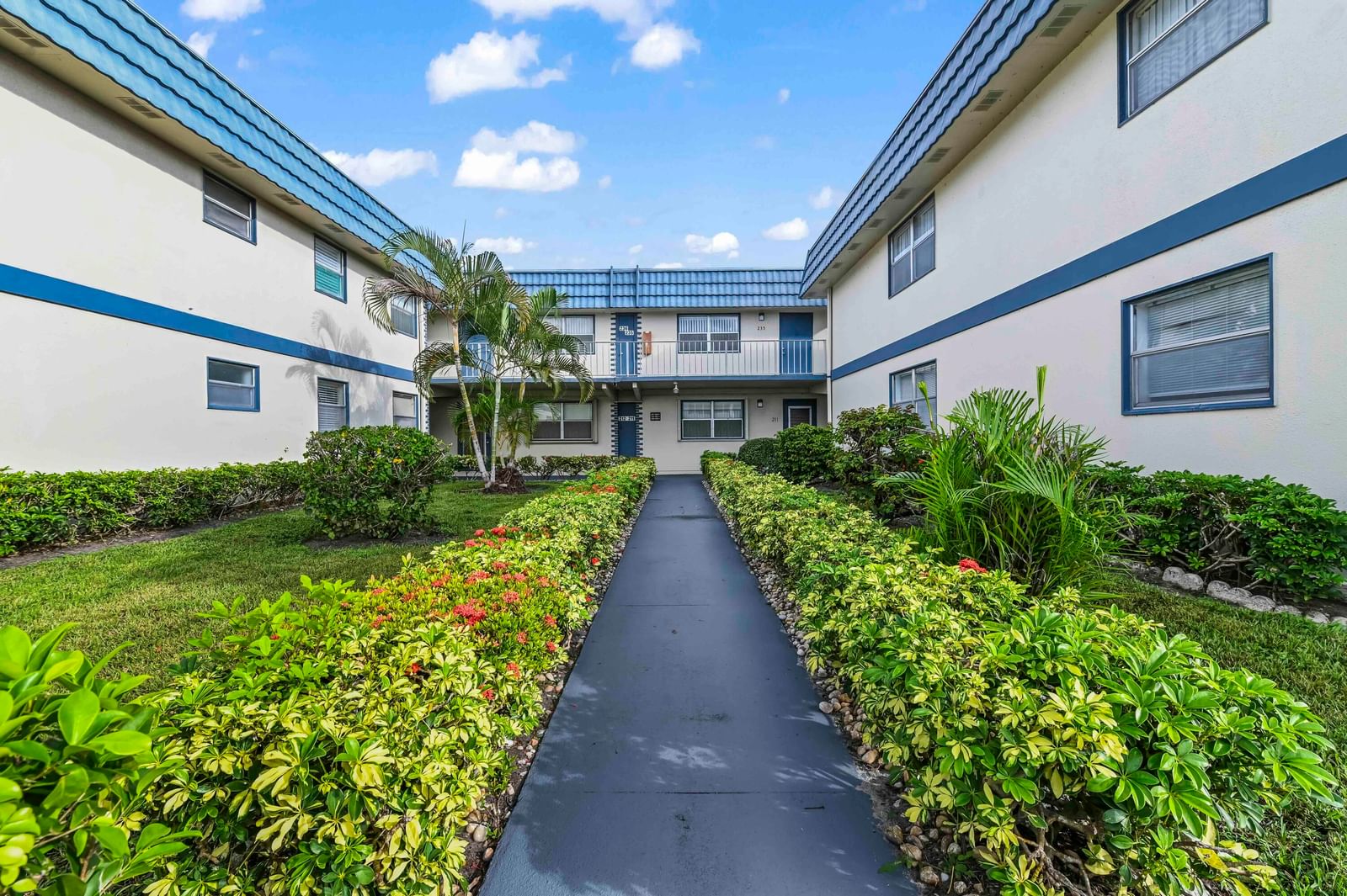 213 Brittany #E, Delray Beach, FL 33446 photo 2