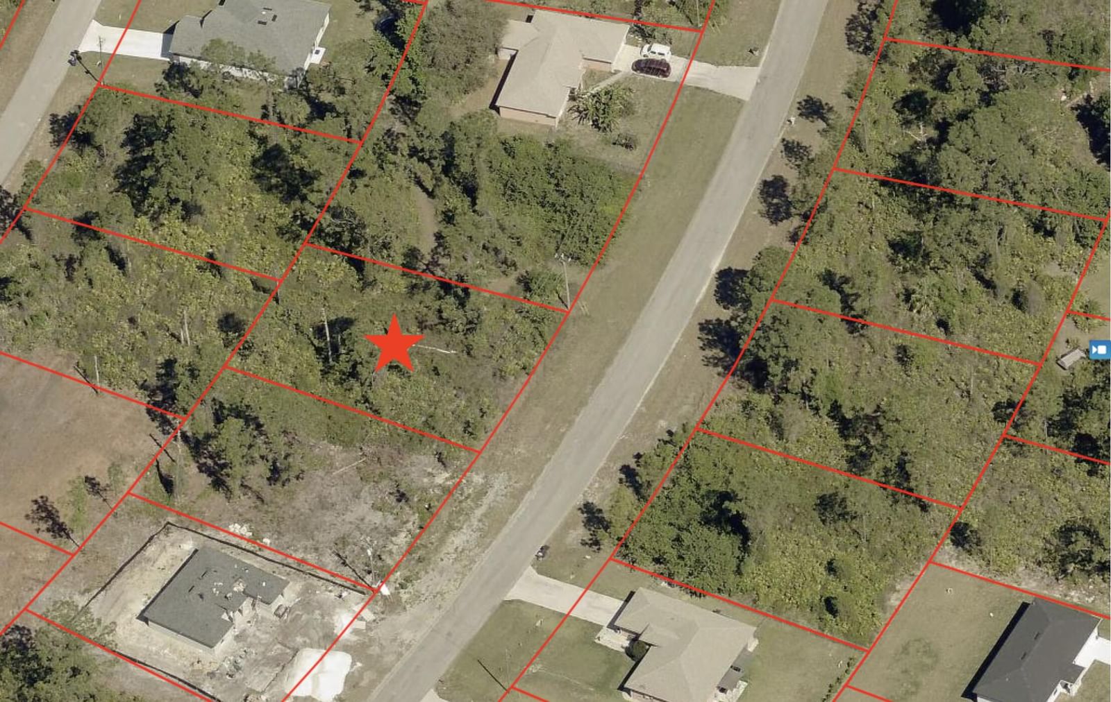 318 Mcarthur Boulevard, Lehigh Acres, FL 33974 photo 2