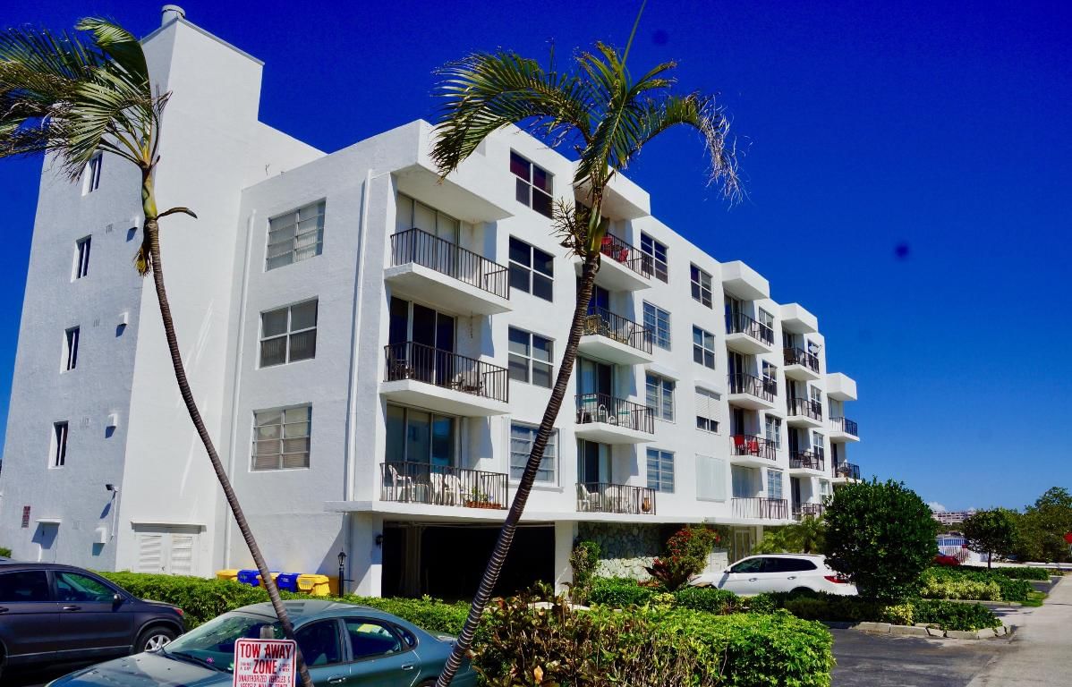 301 Croton Avenue #406, Lantana, FL 33462 photo 2