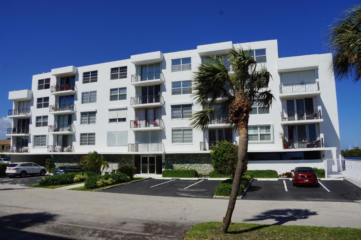 301 Croton Avenue #406, Lantana, FL 33462 photo 3