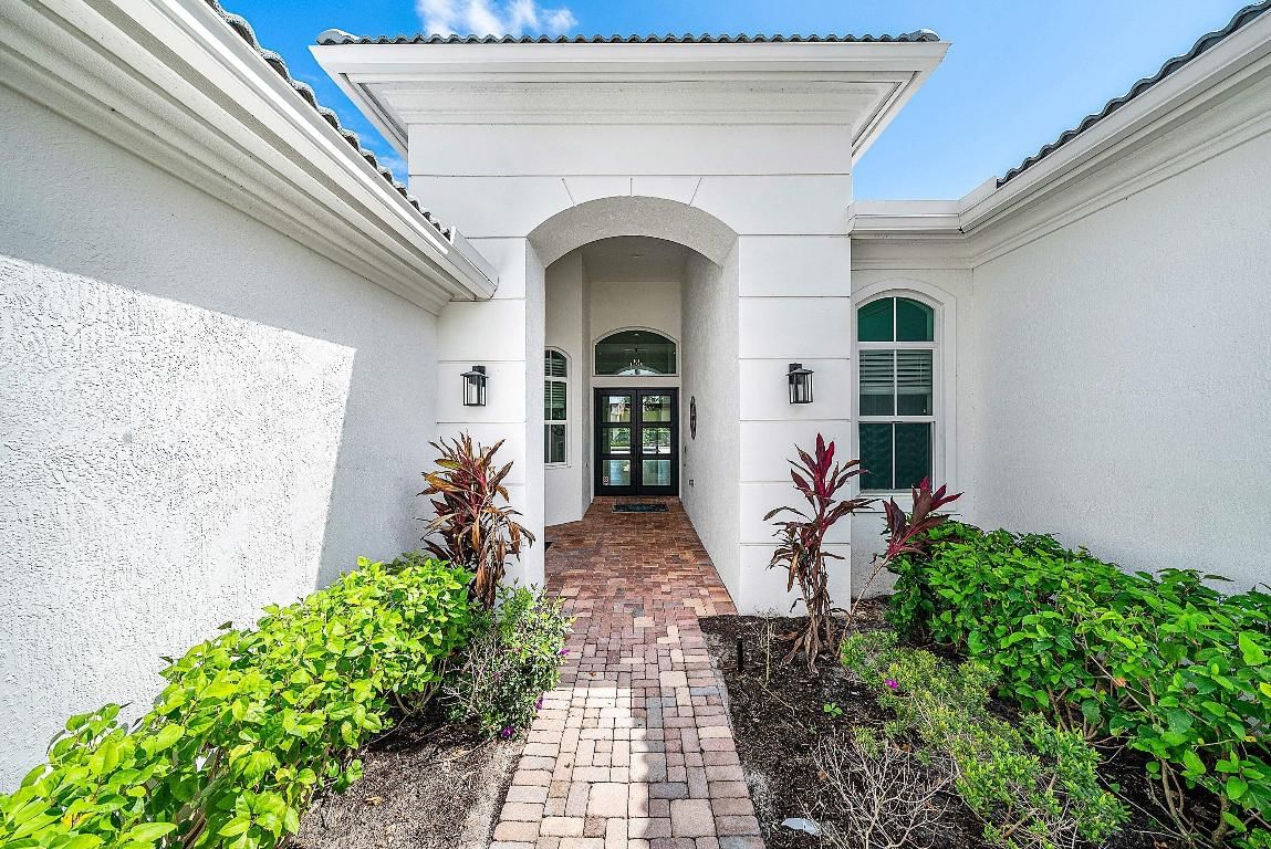 326 Charroux Drive, Palm Beach Gardens, FL 33410 photo 3