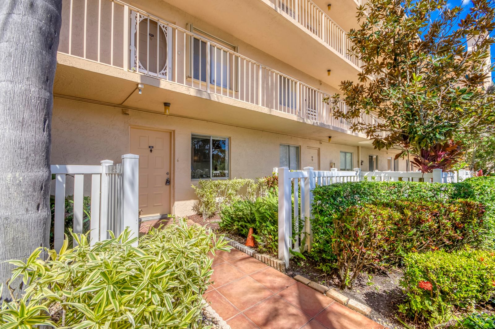 6865 Huntington Lane #105, Delray Beach, FL 33446 photo 4