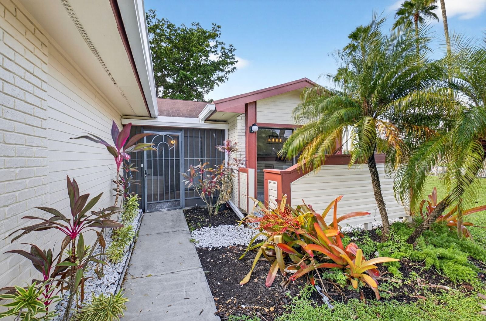 29 FAWLKLAND Circle, Boynton Beach, FL 33426 photo 4