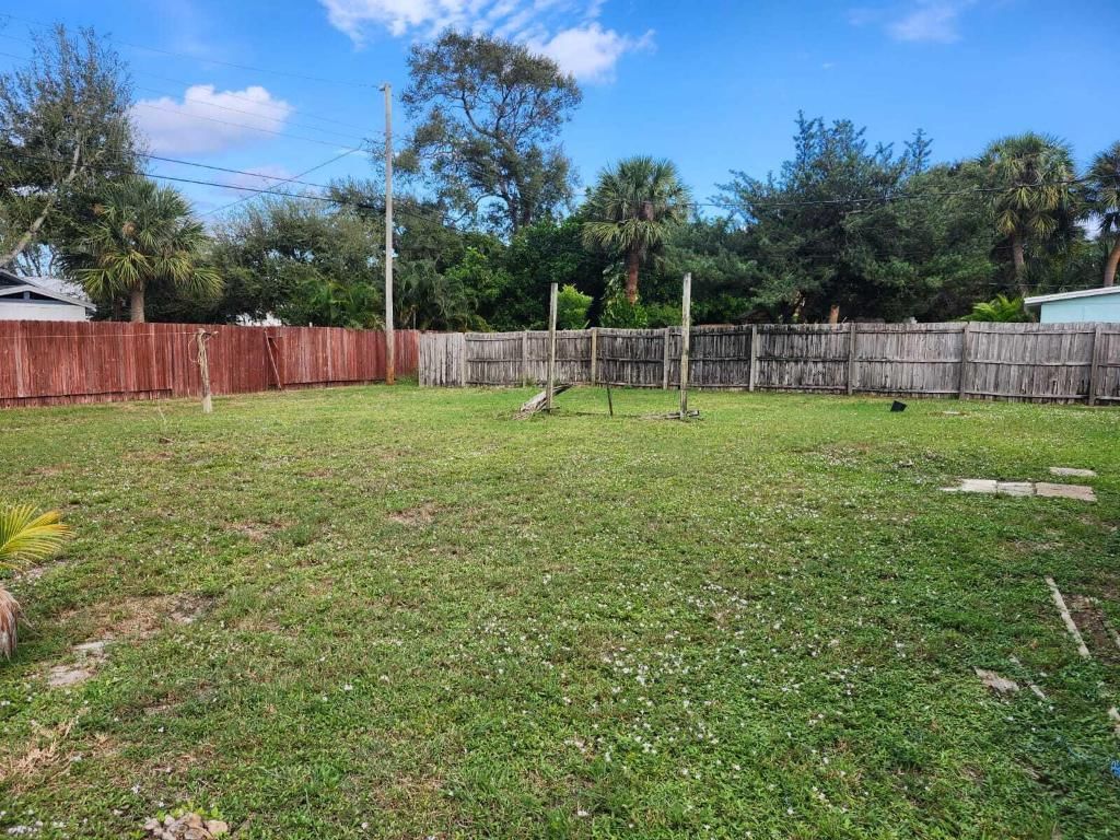 531 Date Palm Drive, Lake Park, FL 33403 photo 2