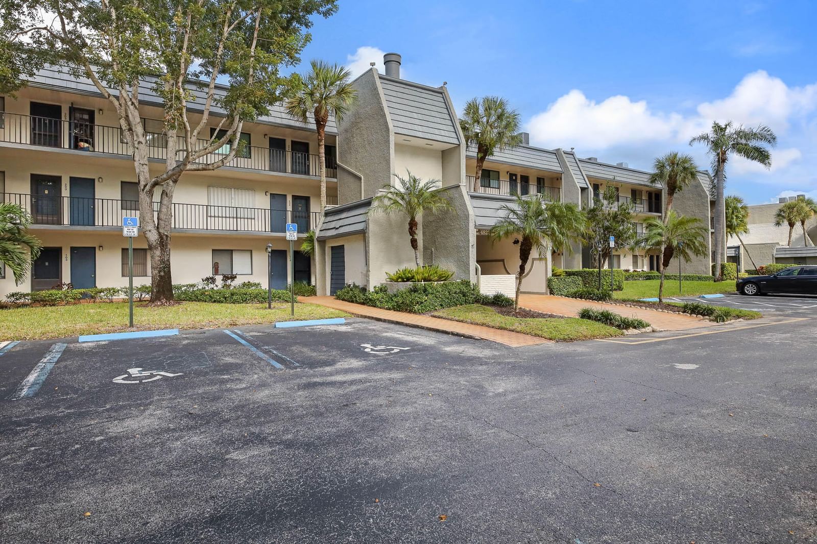 4822 Esedra Court #303, Lake Worth, FL 33467 photo 3