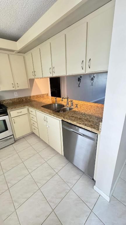 6049 Balboa Circle #202, Boca Raton, FL 33433 photo 2