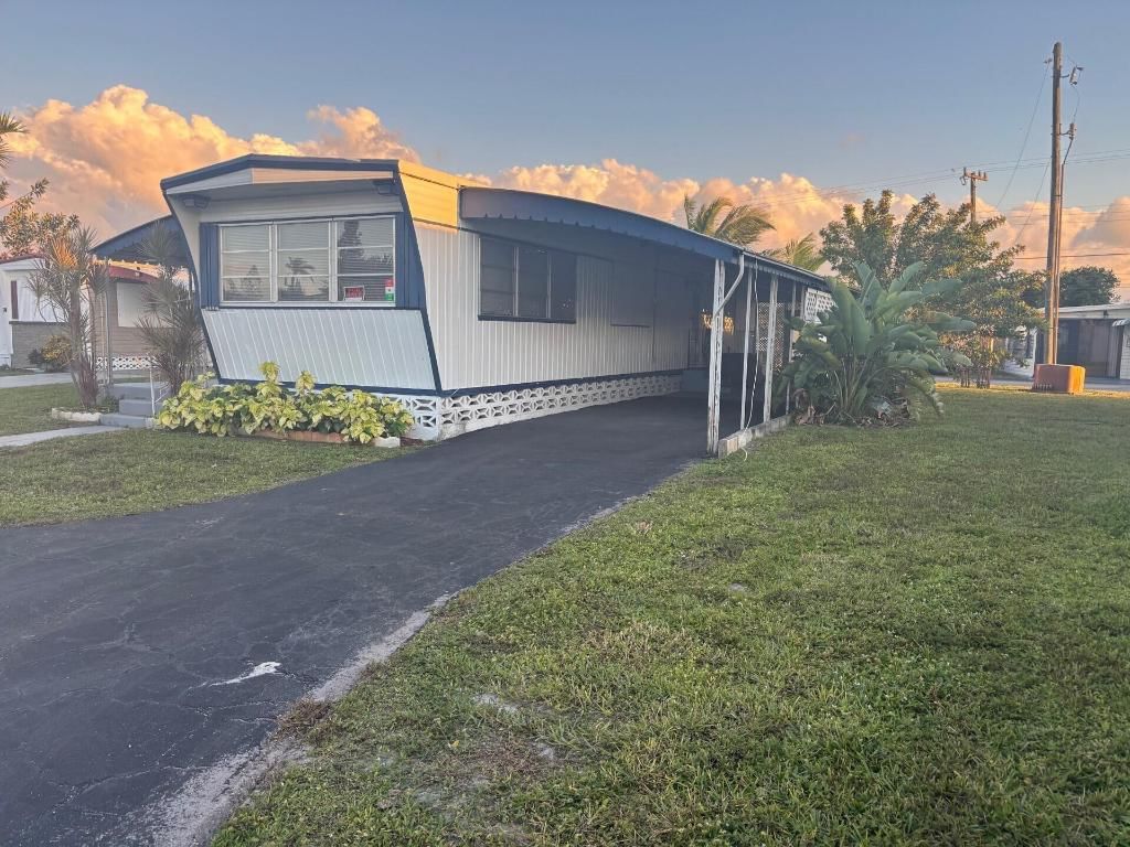 562 NE 47th St, Lot 393 St, Deerfield Beach, FL 33064 photo 2