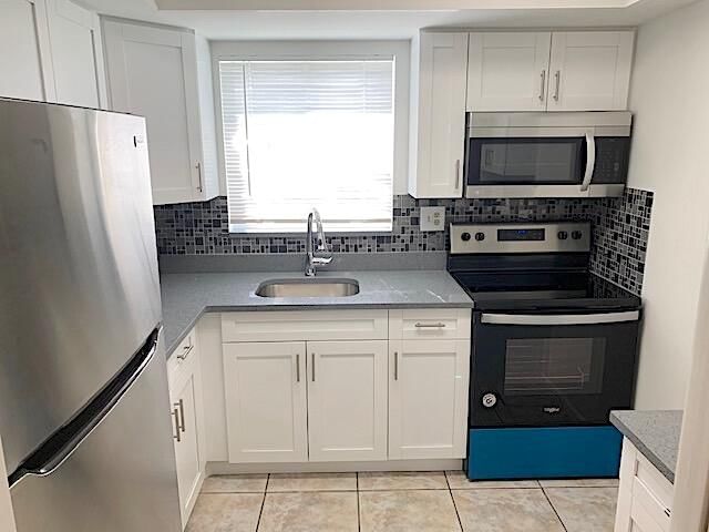 2667 Emory Dr Drive W #H, West Palm Beach, FL 33415 photo 2