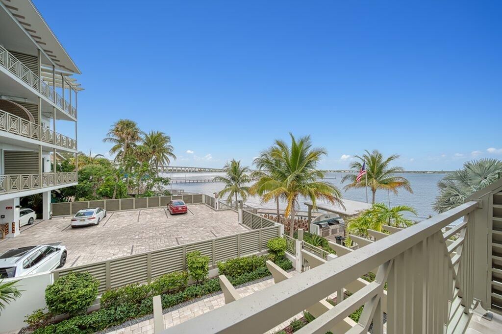 41 SW Seminole Street #205, Stuart, FL 34994 photo 3
