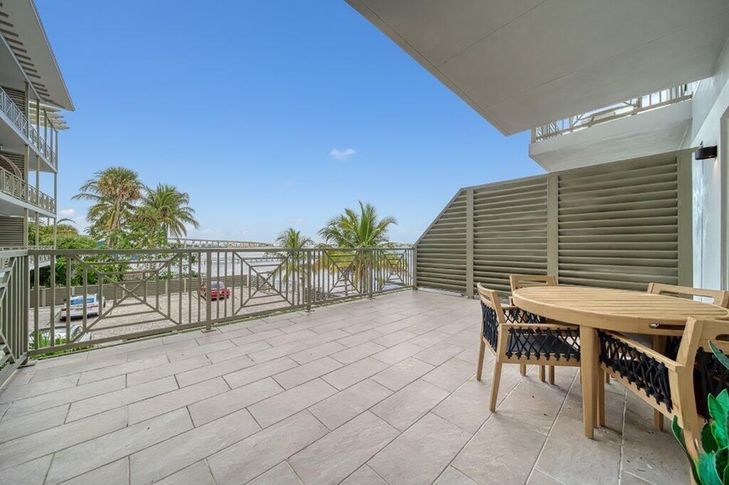 41 SW Seminole Street #205, Stuart, FL 34994 photo 5
