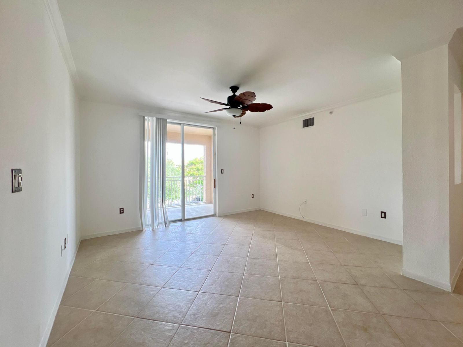 6450 Emerald Dunes Drive #301, West Palm Beach, FL 33411 photo 5