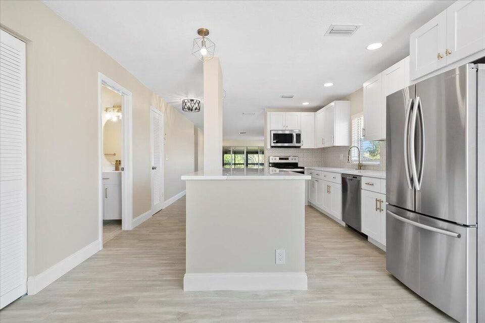 13921 Royal Palm Court #D, Delray Beach, FL 33484 photo 3