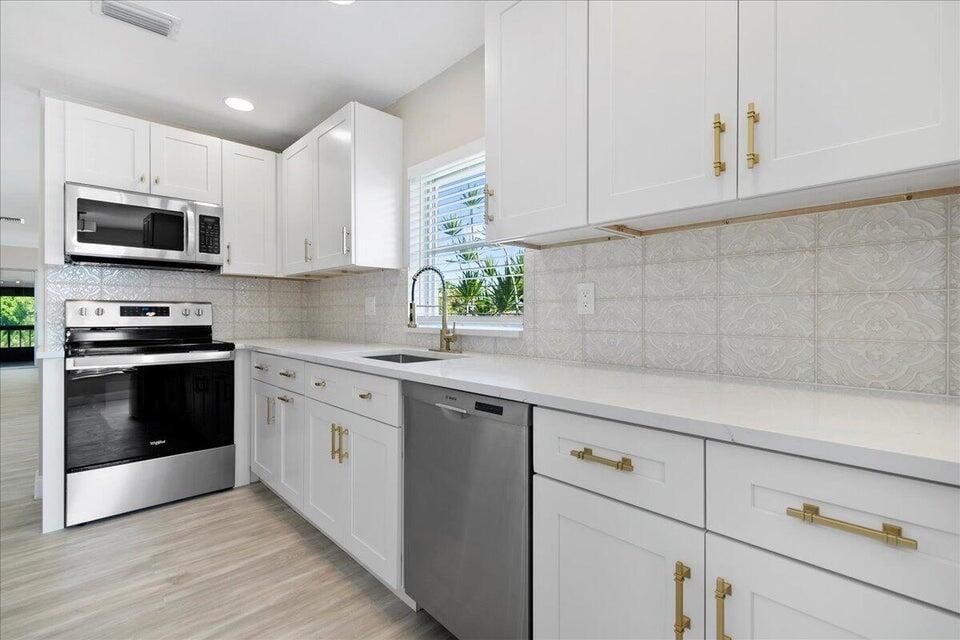 13921 Royal Palm Court #D, Delray Beach, FL 33484 photo 4