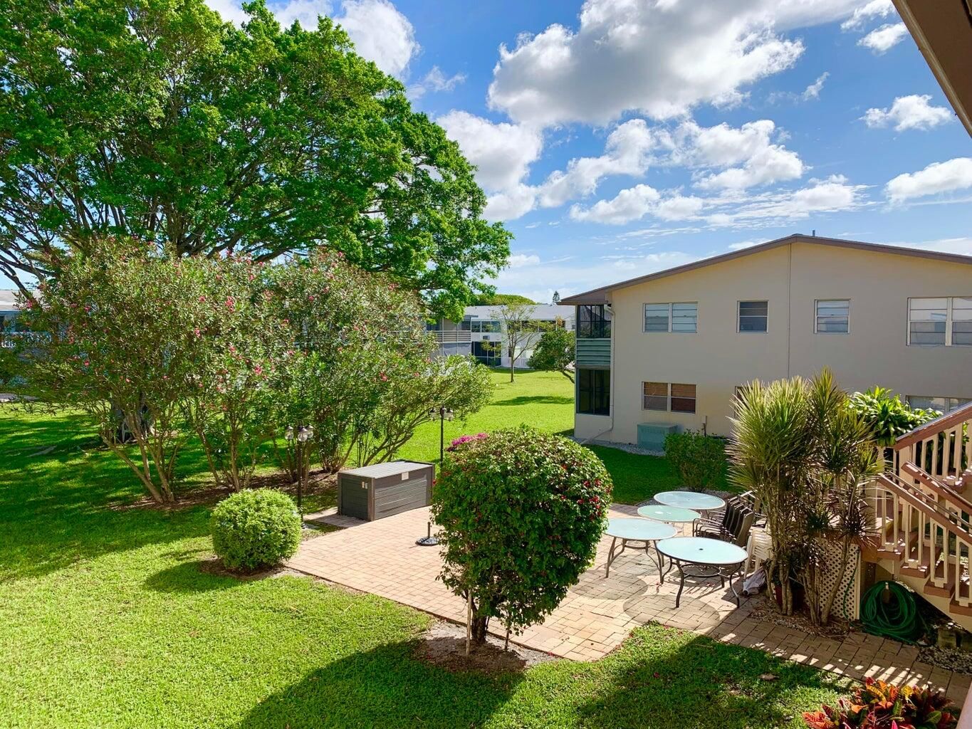 116 Canterbury E, West Palm Beach, FL 33417 photo 2
