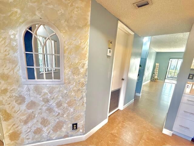 2202 S Cypress Bend Drive #101, Pompano Beach, FL 33069 photo 2