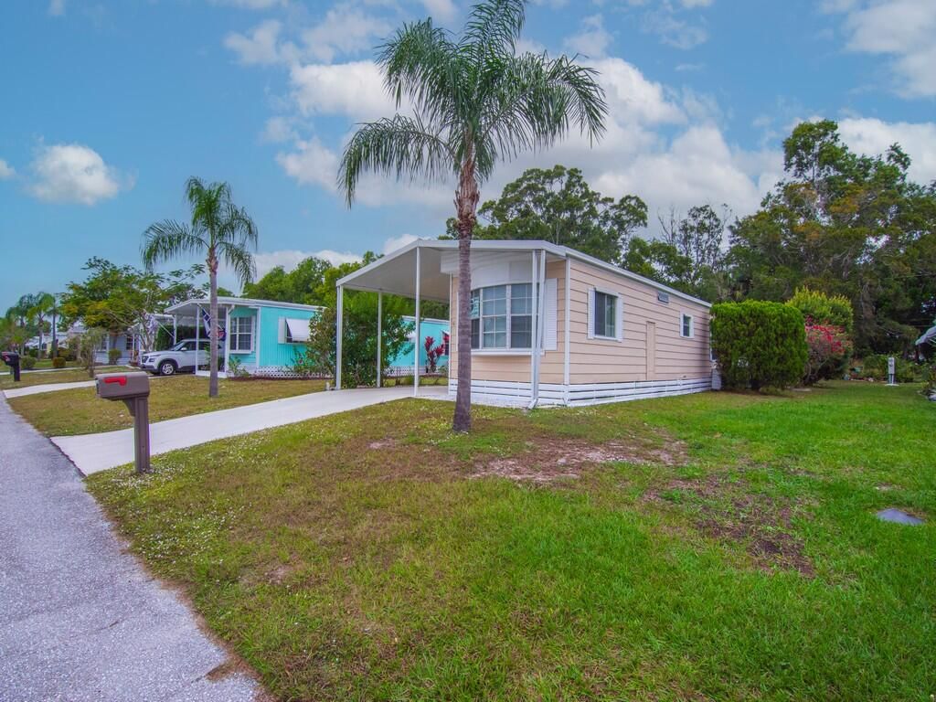 61 E Caribbean, Port St Lucie, FL 34952 photo 2